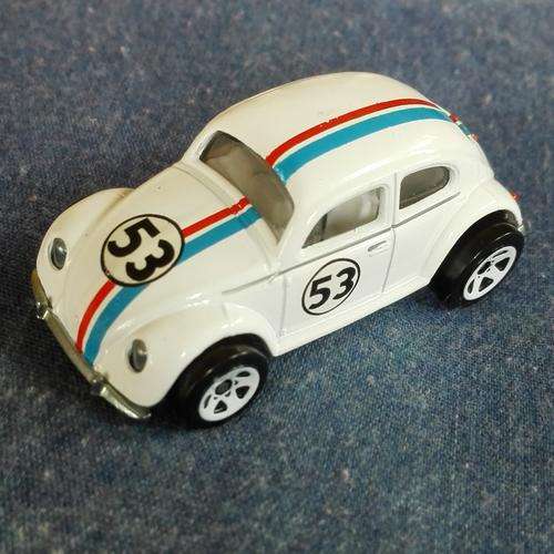 Diecast Hotwheels 1988 Herbie VW Beatle(white)