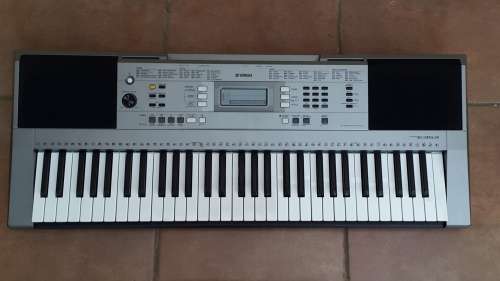 Yamaha PSR - E 353