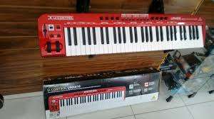 UMX 610 Midi Controller with USB Sound card