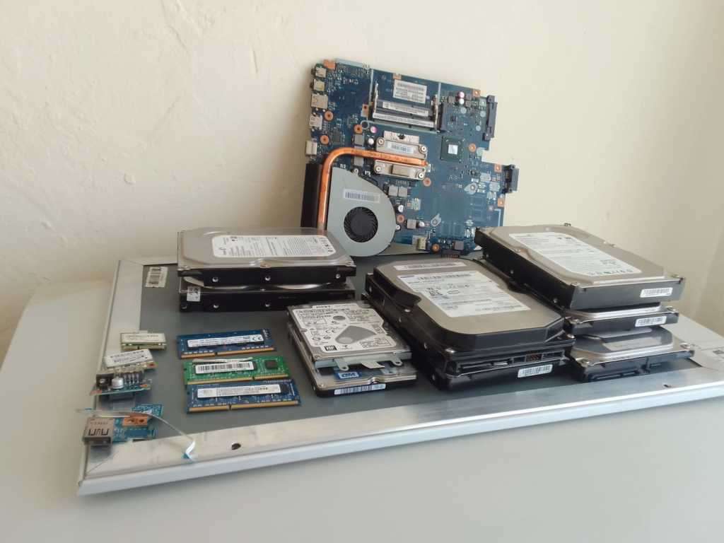 ***COMPUTER PARTS AVAILABLE***