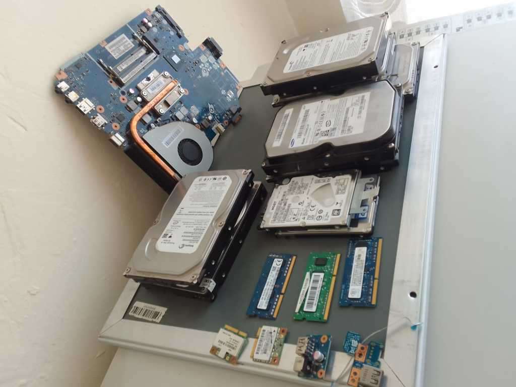 ***COMPUTER PARTS AVAILABLE***