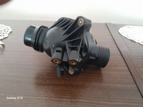 BMW Thermostat housing