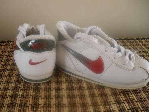 Nike little boy / baby trainers size 4   boys shoes