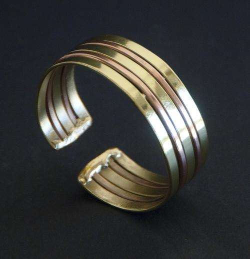 STUNNING BRASS CUFF BANGLE: SIMPLE STRIPED DESIGN