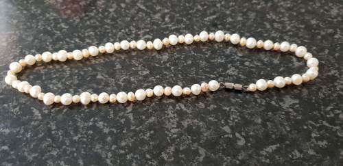 GENUINE FRESHWATER WHITE & PINK PEARL NECKLACE