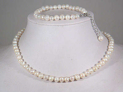 GENUINE FRESHWATER WHITE PEARL NECKLACE AND BRACELET