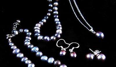 5 PIECE GENUINE BLACK FRESHWATER PEARL SET, NECKLACE, BRACELET, PENDANT, DROP AND STUD EARRINGS!!