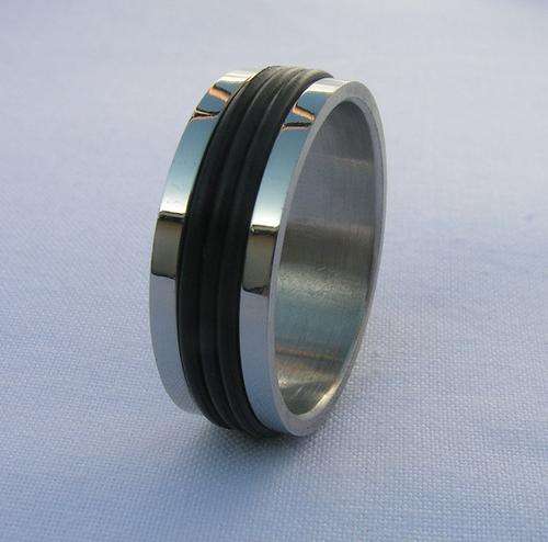 Comfortable Stainless Steel Rings with Rubber Bands
