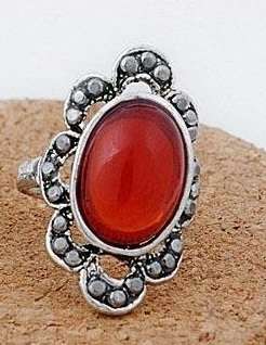 New Fashion Vintage Carving Red Gemstone Ring