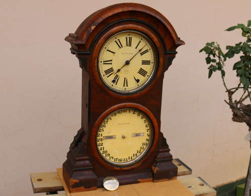 Antique Seth Thomas Calendar Clock for restoration