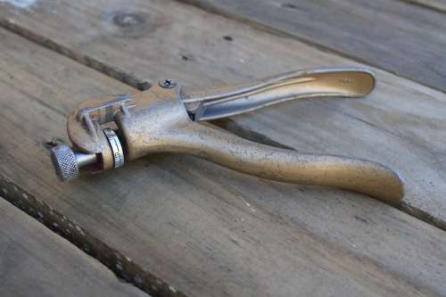 Somax No. 250 Saw set