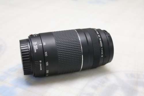 Canon Zoom Lens EF 75-300mm 1:4-5.6 III