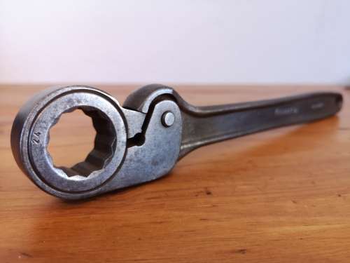 Vintage Gedore no 31/12` friction ratchet handle with a size 24 insert