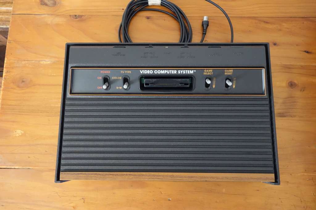 Original vintage Atari CX-2600 ap console