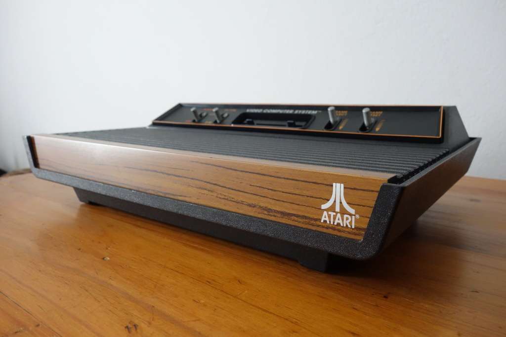 Original vintage Atari CX-2600 ap console