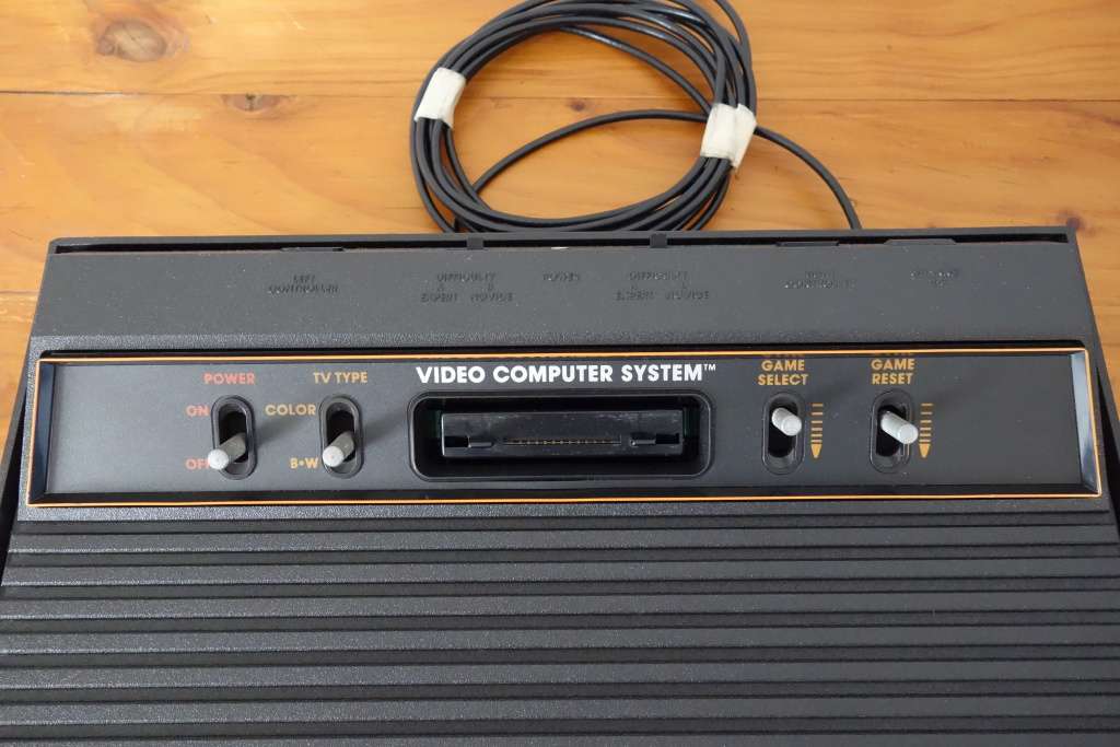 Original vintage Atari CX-2600 ap console
