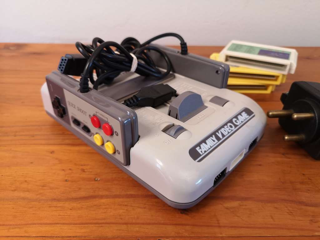 Nintendo Famicom Clone plus games