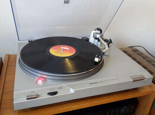Technics SL-D2 direct drive turntable, fully serviced.