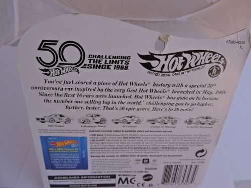 Hot Wheels VW VOLKSWAGEN BEETLE with matching collector Button..