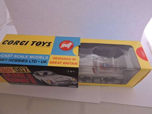 Corgi Toys James Bond ASTON MARTIN DB 5 Mint In Box ....