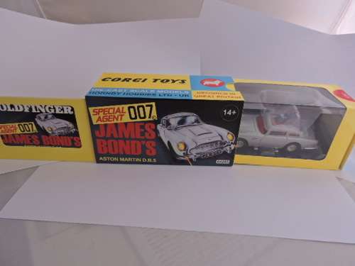 Corgi Toys James Bond ASTON MARTIN DB 5 Mint In Box ....