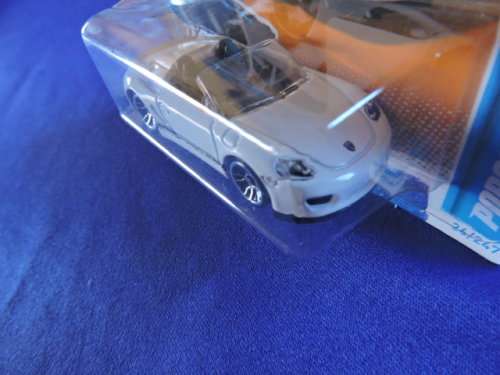 Hot Wheels PORSCHE BOXSTER SPYDER White