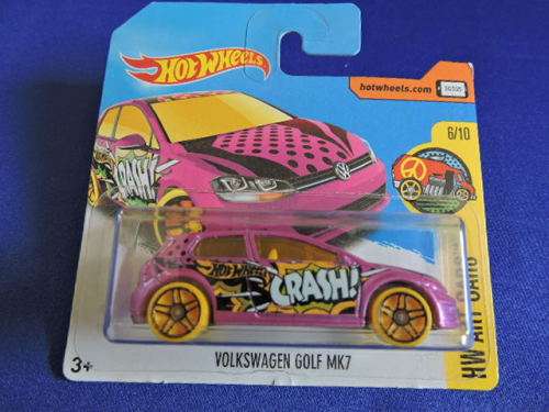 Hot Wheels Volkswagen VW Golf MK7 Crash Pink