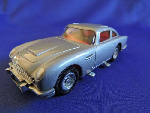 Corgi Toys James Bond ASTON MARTIN DB 5 Mint In Box ....