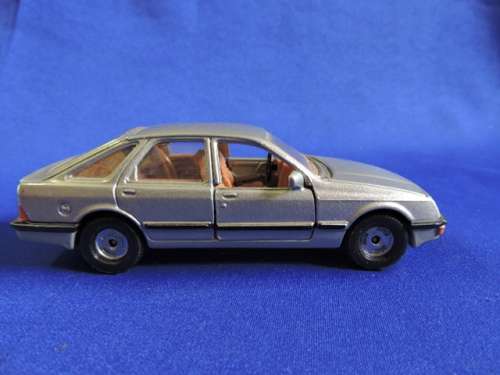 Corgi Toys FORD SIERRA 2,3 Ghia like Dinky Toy