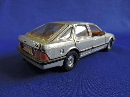 Corgi Toys FORD SIERRA 2,3 Ghia like Dinky Toy