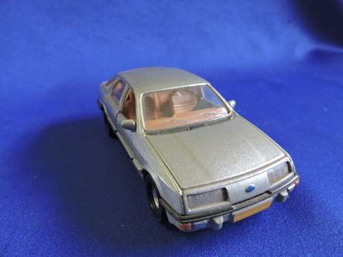 Corgi Toys FORD SIERRA 2,3 Ghia like Dinky Toy