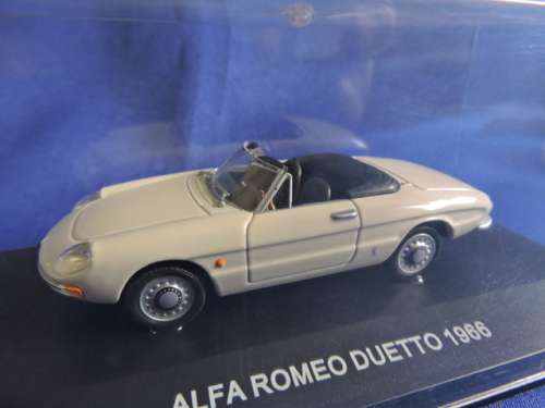 Alfa Romeo Spider Duetto 1966  Awesome Imported detailed model  EG Edison Giocattoli.