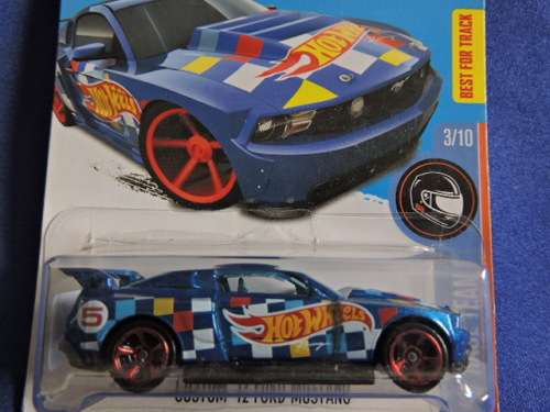 Hot Wheels FORD Mustang ( Hot Wheels Race Team ).