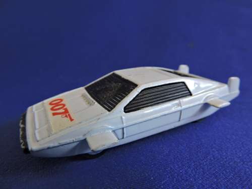 Corgi Juniors Whizzwheels James Bond 007 LOTUS ESPRIT Like Hot Wheels and Matchbox.....