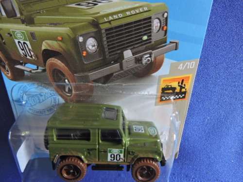 Hot Wheels Land Rover Defender 90 ( Green with mud ) Long Card  # BAKKIE BONANZA #......