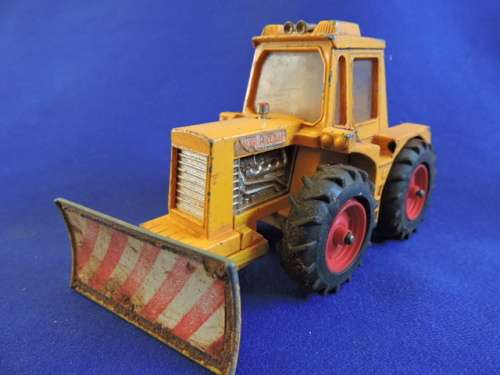 Matchbox Lesney Super Kings K-5 Muir Hill Tractor (Wide Rims and Tyres)..