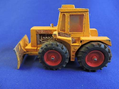 Matchbox Lesney Super Kings K-5 Muir Hill Tractor (Wide Rims and Tyres)..