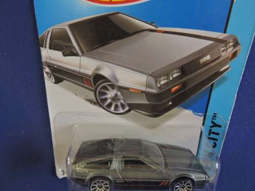 Hot Wheels DELOREAN DMC - 12 ( Silver ).