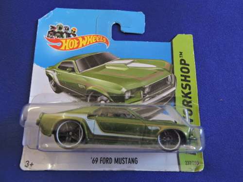 Hot Wheels FORD MUSTANG ( Green ) ......