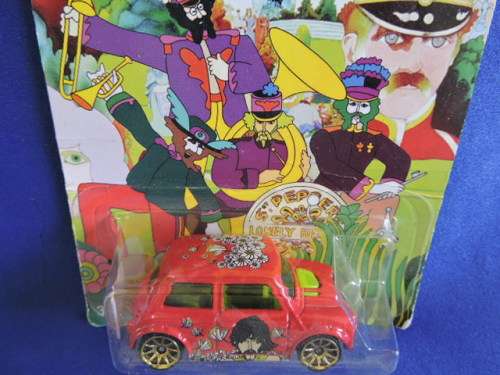 Hot Wheels MORRIS MINI ( The Beatles Yellow Submarine ) Long Card # MINI MANIA # .....