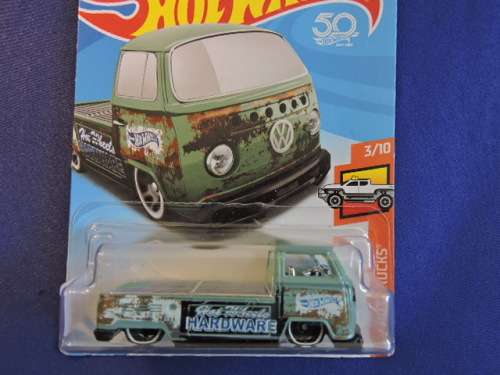 Hot Wheels Volkswagen VW T2 Pickup Combi Kombi ( Green Hardware ) Long Card........