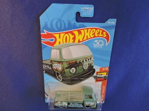 Hot Wheels Volkswagen VW T2 Pickup Combi Kombi ( Green Hardware ) Long Card........