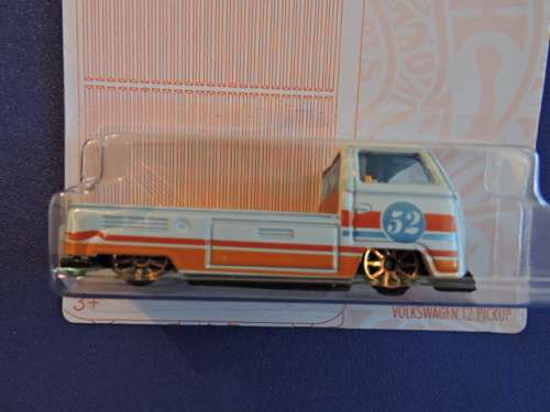 Hot Wheels Volkswagen VW T2 Pickup Combi Kombi ( Gas Monkey Series ) Long Card........