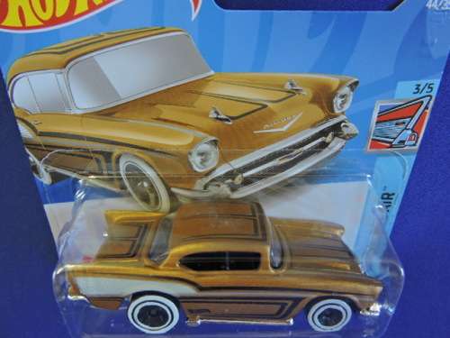 Hot Wheels 57 CHEVY CHEVROLET Bel-Air ( Gold )