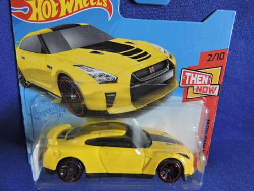 Hot Wheels NISSAN GT-R ( Yellow ) Like Datsun