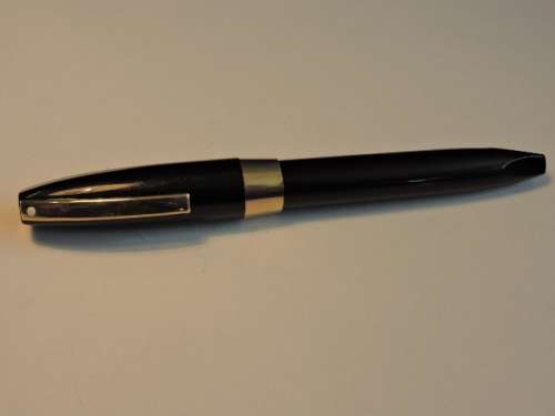 Sheaffer White Dot Fountain Pen