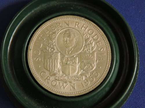 1953 Southern Rhodesia CROWN 5 Shilling Silver Coin Orignal bakerlite Case  # CRAZY BARGAIN COIN #..