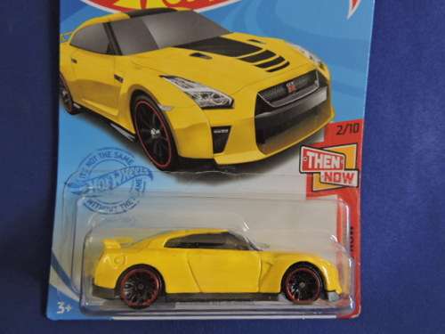 Hot Wheels NISSAN GT-R ( Yellow ) Like Datsun