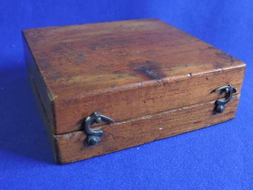 Vintage compass. Original case. 9cm x 9cm