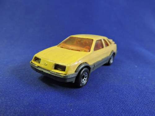 Matchbox  FORD SIERRA     ( Yellow )  Loose model